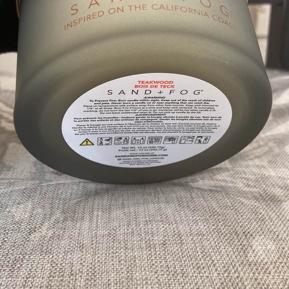 Lot of 2 SAND AND FOG 12 oz. Screenprint Teakwood Candle - Picture 10 of 10